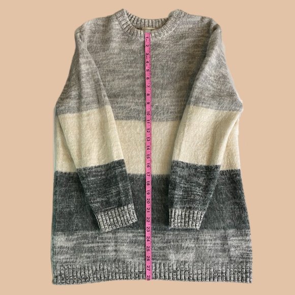 Universal Thread -  Wide Striped Color Block - Oversized Sweater - Picture 5 of 7